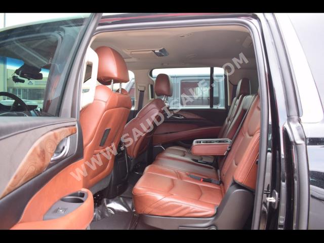 2018 كاديلاك اسكاليد إي إس في