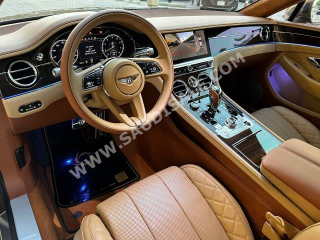 2022 بنتلي كونتيننتل جي تي