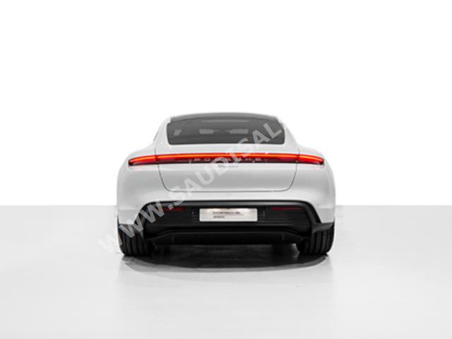 2023 بورش تايكان