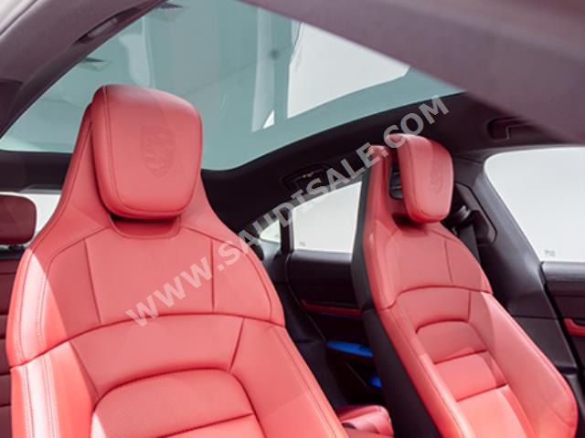 2023 بورش تايكان