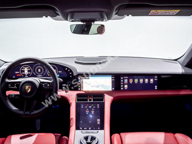 2023 بورش تايكان