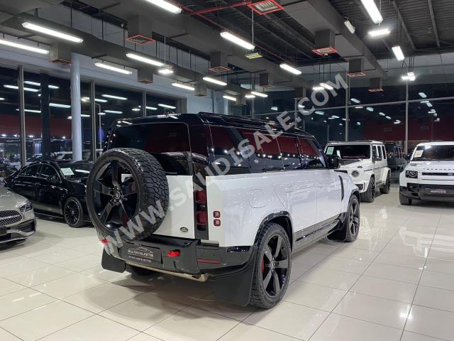 2022 لاند روفر ديفيندر اكس داينمك