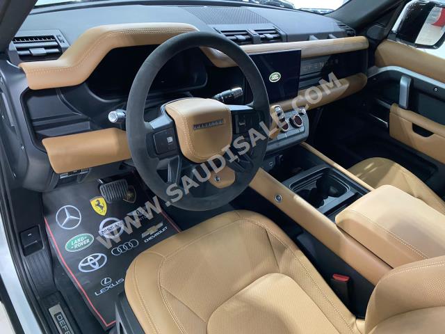 2022 لاند روفر ديفيندر اكس داينمك