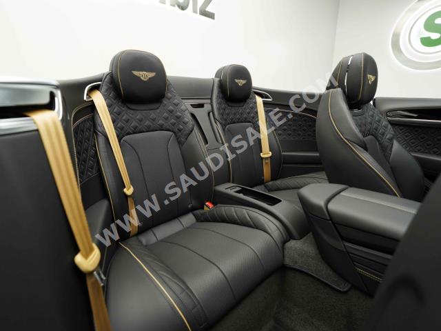 2022 بنتلي كونتيننتل جي تي سي