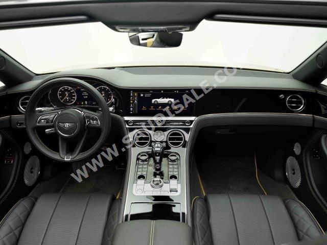 2022 بنتلي كونتيننتل جي تي سي