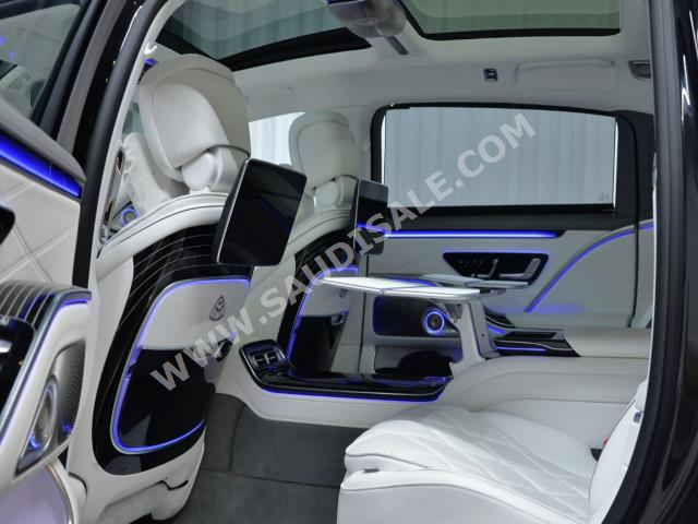 2022 مرسيدس - بنز إس 680 مايباخ