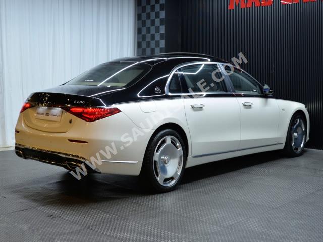 2022 مرسيدس - بنز إس 680 مايباخ