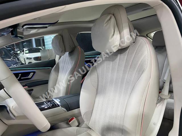 2023 مرسيدس - بنز إي كيو إس 450+