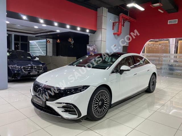 2023 مرسيدس - بنز إي كيو إس 450+