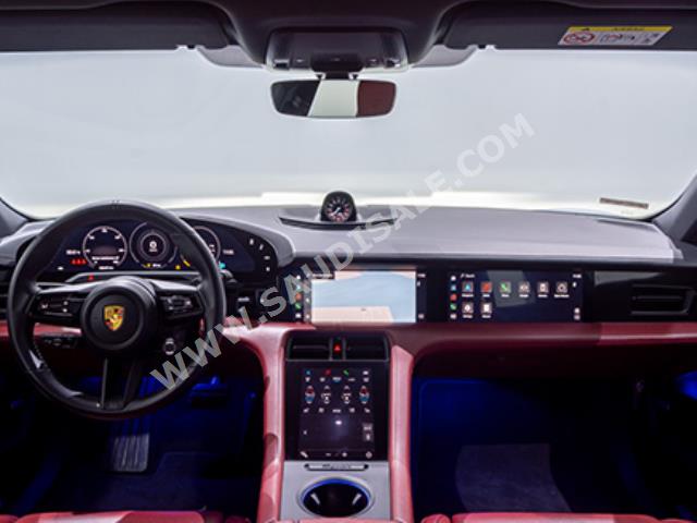 2021 بورش تايكان 4إس