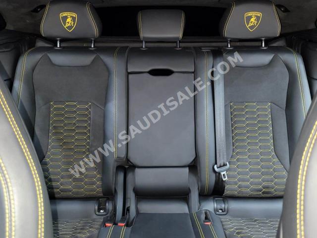 2019 Lamborghini URUS