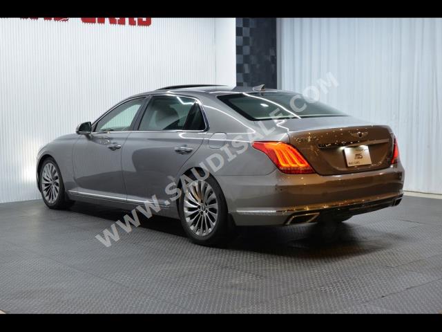 2018 جينيسيس جي 90