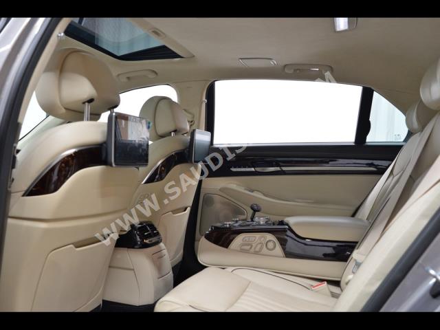 2018 جينيسيس جي 90