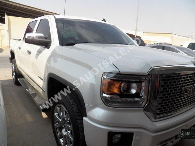 2014 GMC Sierra Denali