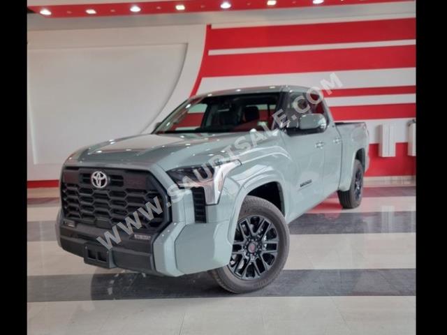 2022 تويوتا تندرا كريو ماكس اس ار 5