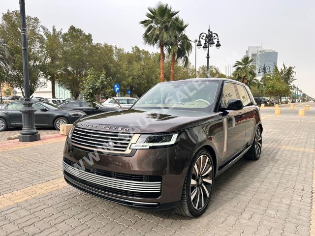 2024 لاند روفر رينج روفر اس في اوتوبيوغرافي
