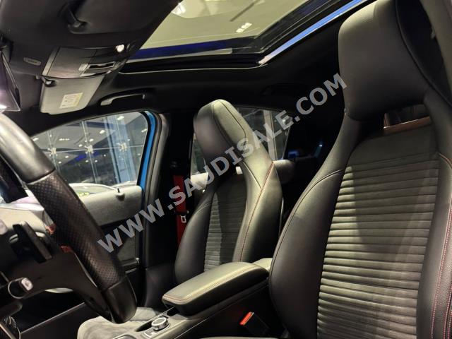 2015 مرسيدس - بنز أي 250