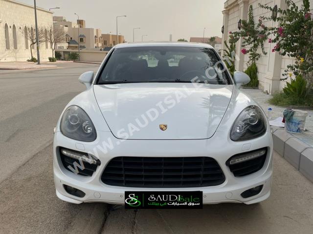 2014 بورش كايين جي تي اس