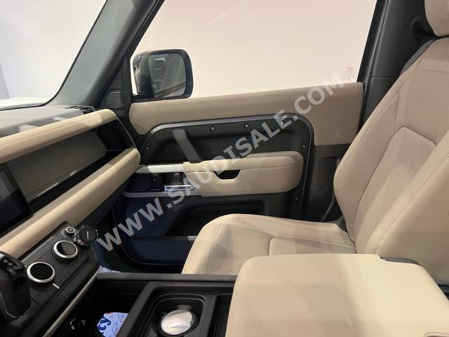 2023 لاند روفر ديفيندر