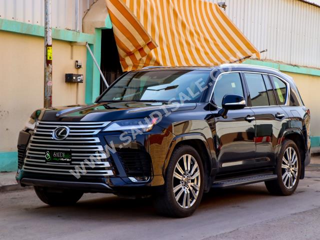 2022 لكزس إل إكس 600 في أي بي