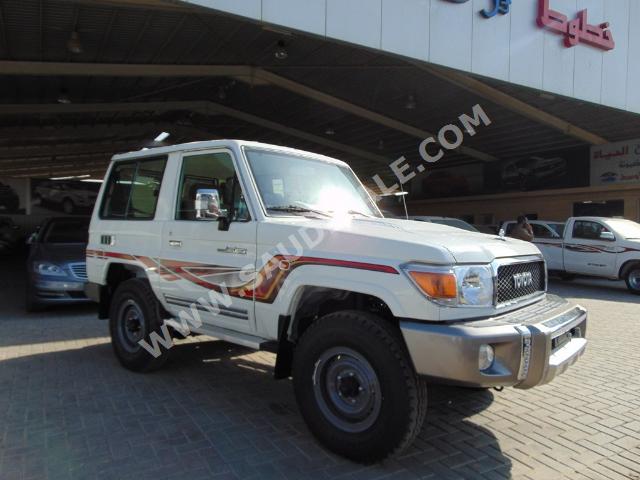 2016 تويوتا لاند كروزر ربع