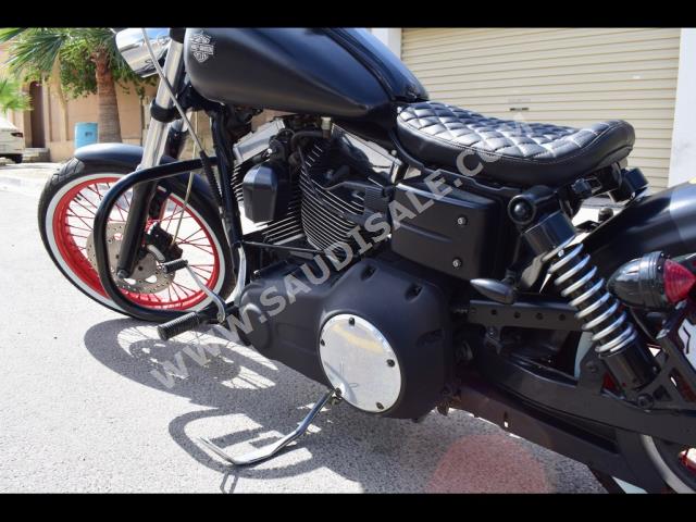 2011 هارلي ديفيدسون داينا وايد قلايد