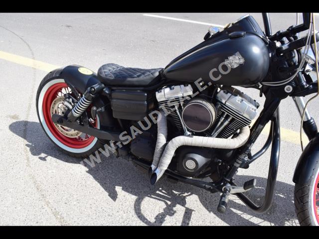 2011 هارلي ديفيدسون داينا وايد قلايد