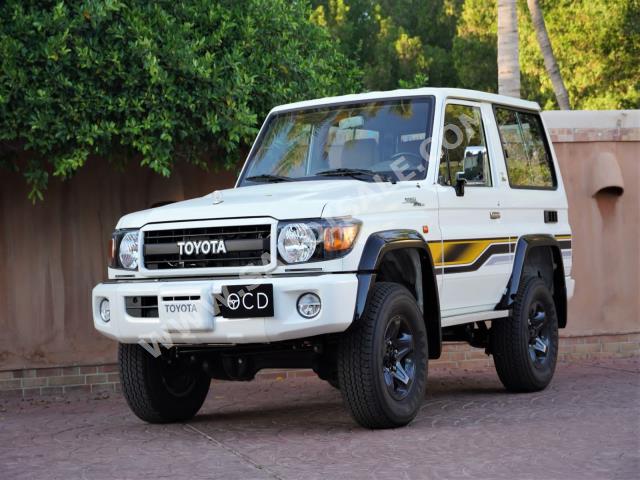 2022 تويوتا لاند كروزر ربع