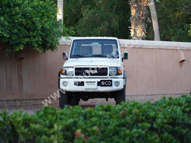 2022 تويوتا لاند كروزر ربع