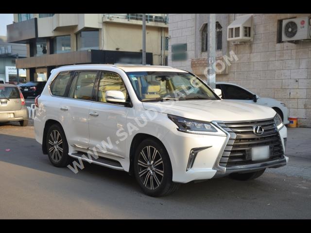 2018 لكزس إل إكس 570