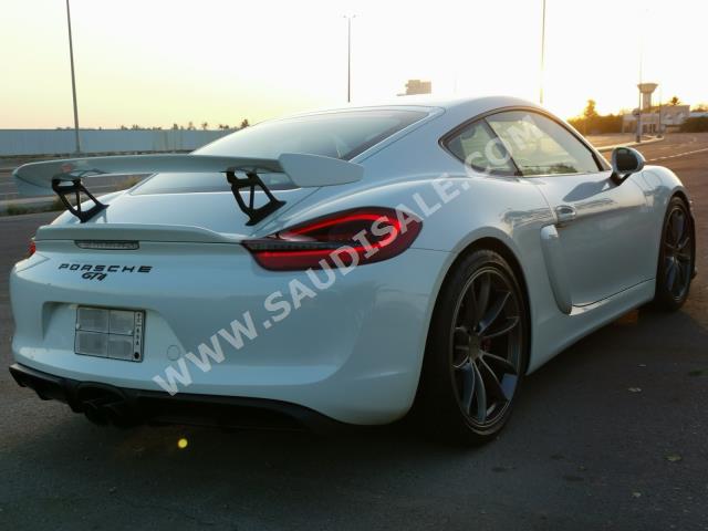 2016 بورش كايمان جي تي 4