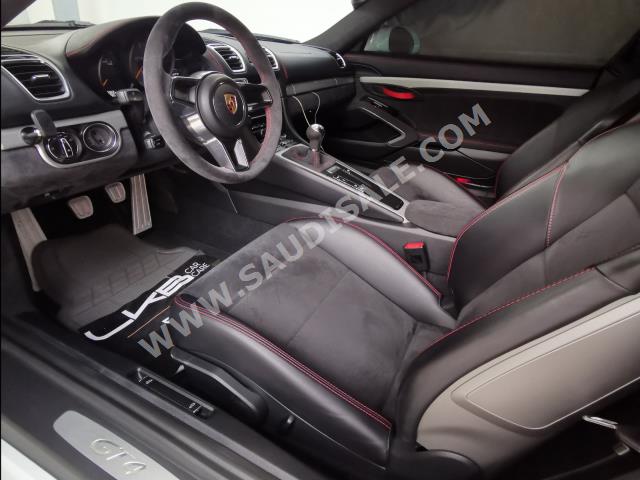 2016 بورش كايمان جي تي 4