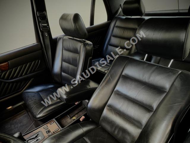 1990 Mercedes-Benz SEL 560
