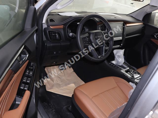 2023 ايسوزو ام يو اكس