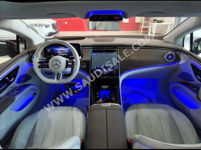 2022 مرسيدس - بنز إي كيو إس 450+