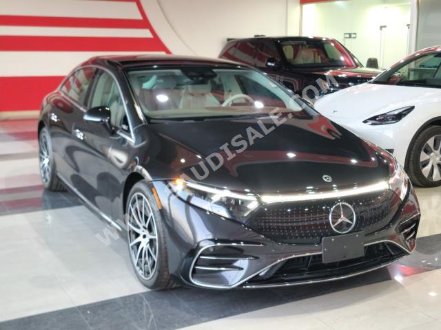 2022 مرسيدس - بنز إي كيو إس 450+