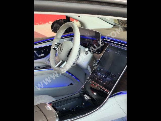 2022 مرسيدس - بنز إي كيو إس 450+