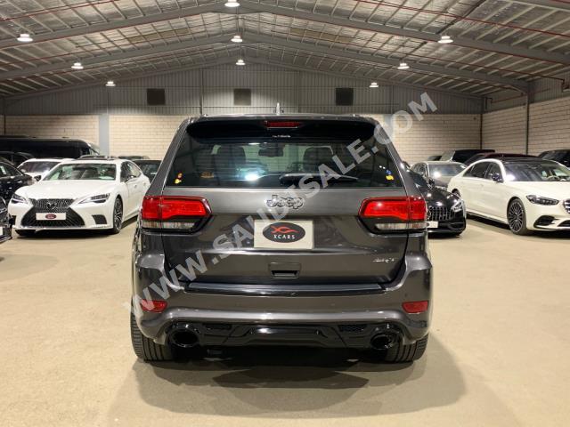 2014 جييب جراند شيروكي اس ار تي