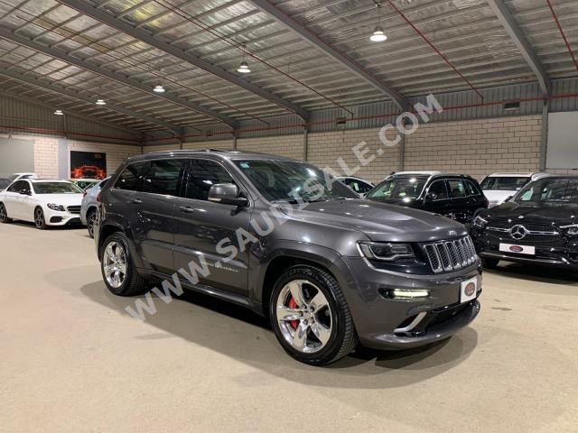 2014 جييب جراند شيروكي اس ار تي