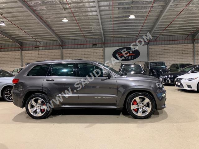 2014 جييب جراند شيروكي اس ار تي