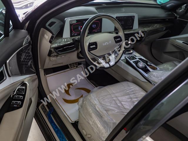 2023 Kia K8