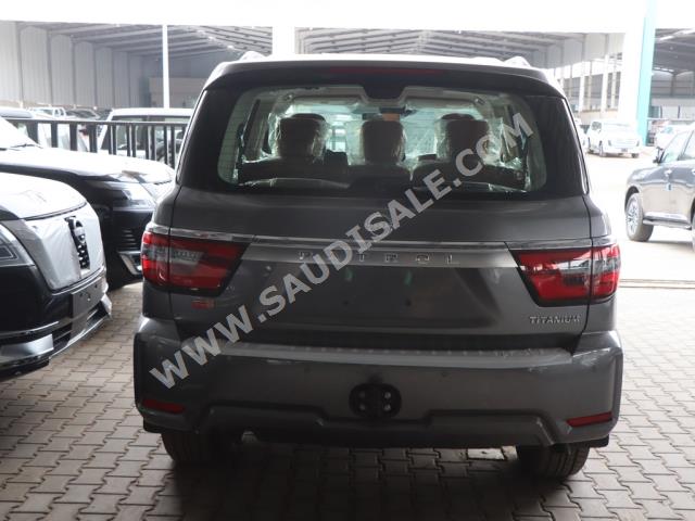 2022 نيسان باترول تيتانيوم