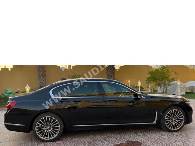 2021 بي ام دبليو الفئة السابعة 730 إل أي