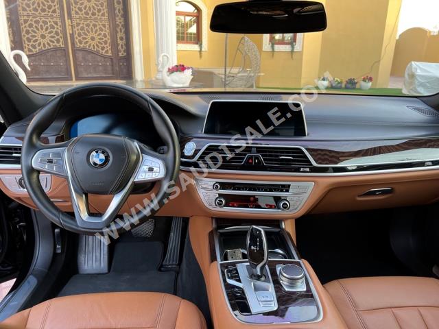 2021 بي ام دبليو الفئة السابعة 730 إل أي