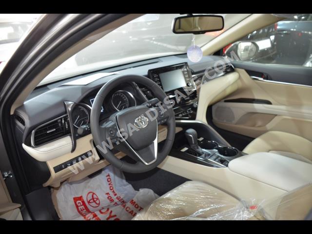 2024 Toyota Camry GLE