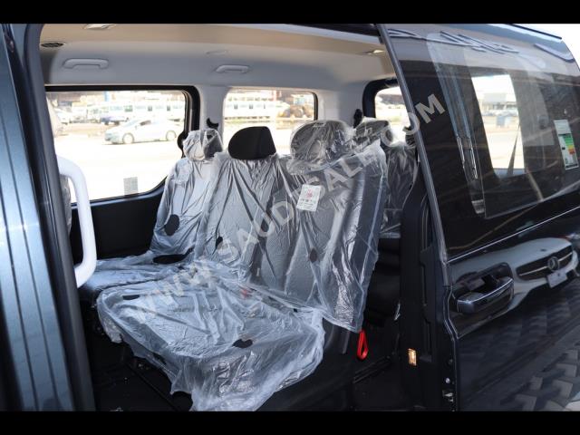 2023 هيونداي ستاريا