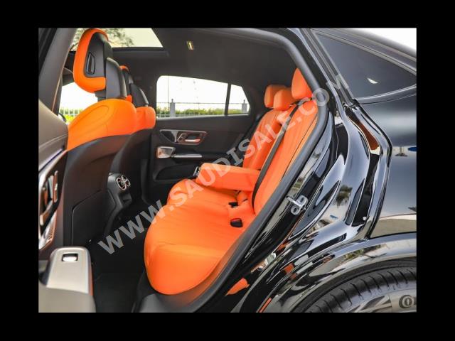 2024 مرسيدس - بنز جي إل سي 200