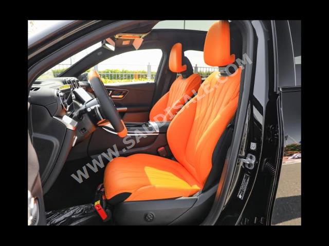 2024 مرسيدس - بنز جي إل سي 200