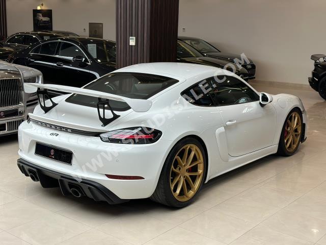 2020 Porsche Cayman GT4