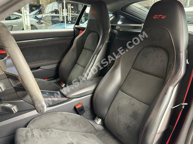 2020 Porsche Cayman GT4